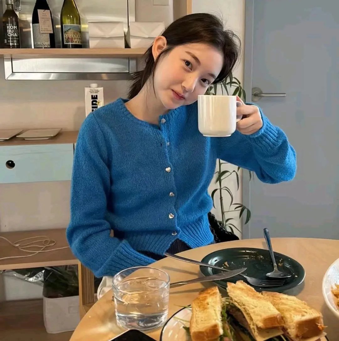 刻在书桌上的时光